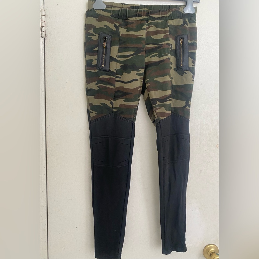 Camo leggings